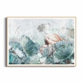 plakat-drewniana-ramka-przod-flamingo-otulony-kwiatami.webp