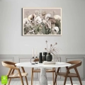plakat-drewniana-ramka-wnetrze-subtelne-kwiaty-lilii-calla.webp