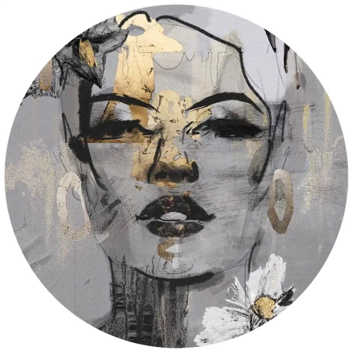 fototapeta-okragla-zlocista-twarz-kobiety-na plotnie-przod.webp