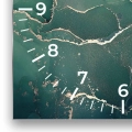zegar-przod-kwdrat-cyfry-biale-fragment-zielone-abstrakcyjne-fale.webp