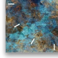 Zegar-kwdrat-kreski-biale-fragment-struktura-granitu-z-refleksami-pomaranczy-i-turkusu.webp