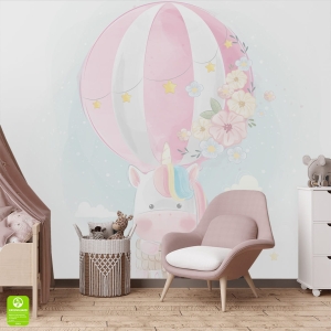 Fototapeta na wymiar do pokoju dziecka: Uroczy Jednorożec w Balonie – Kwiatowa Sypialnia dziewczynki, Styl Boho i Akwarelowy, Różowo-Błękitna