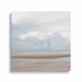 obraz-na-plotnie-pejzaz-plazy-z-morzem-przod-kwadrat.webp