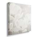 obraz-na-plotnie-z-bialymi-kwiatami-na-teksturowym-szarobezowym-tle-bok-kwadrat.webp