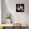 Zegar-30x30-kwdrat-kreski-wnetrze-basniowy-czerwony-kwiat.webp