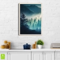 plakat-drewniana-ramka-wnetrze-mglisty-las-w-gorach-II.webp