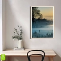 plakat-drewniana-ramka-wnetrze-wschod-slonca-nad-lasem-we-mgle-I.webp