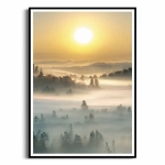 Plakat - Wschód słońca nad lasem we mgle II