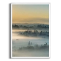 plakat-srebrna-ramka-przod-wschod-slonca-nad-lasem-we-mgle-III.webp