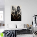obraz-na-plotnie-kwiaty-i-liscie-w-ciemnych-barwach-II-wnetrze-pion.webp