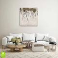 obraz-na-plotnie-wiszace-kwiaty-glicynii-wnetrze-kwadrat.webp