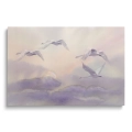 obraz-na-szkle-akrylowym-lecace-labedzie-w-chmurach-przod.webp