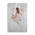 obraz-na-szkle-dziewczyna-z-kwiatami-na-hustawce-pionowy-przod.webp