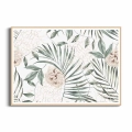 plakat-drewniana-ramka-przod-liscie-i-kwiaty-tropikalne.webp