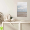 obraz-na-szkle-akrylowym-pejzaz-plazy-z-morzem-wnetrze-pion.webp