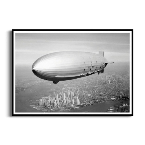 Plakat-USS-Macon-nad-Nowym-Jorkiem-czarna-rama_web.webp