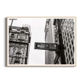 Plakat-wall-street-w-szarosciach- drewniana-rama_web.webp