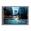 Plakat-Manhattan-Bridge-miedzy-budynkami-czarna-ramka_web.webp