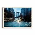 Plakat-Manhattan-Bridge-miedzy-budynkami-drewniana-ramka_web.webp