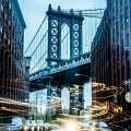 Plakat-Manhattan-Bridge-miedzy-budynkami-fragment_web.webp
