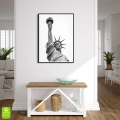 Plakat-statua-wolnosci-w-czerni-i-bieli-czarna-rama-wnetrze_web.webp