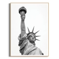 Plakat-statua-wolnosci-w-czerni-i-bieli-drewniana-rama_web.webp