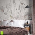 fototapeta-na-wymiar-ptaki-i-polne-kwiaty-naturalna-dekoracja-do-salonu-i-sypialni-styl-rustykalny-boho-szary-wzor-roslinny-wnetrze1_web.webp