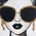 zestaw-2-plakatow-portrety-kobiety-okulary-zloto-glamour-jadalnia-fragment_webp.webp