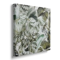 Obraz-kwadrat-bok-nowoczesny-botaniczny-wzor-z-lisci-i-kwiatow-w-zgaszonej-zieleni_web.webp