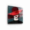 Obraz-na-szkle-kwadrat-bok-kobieta-w-czerwonym-kapeluszu_web.webp
