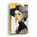 Obraz-na-szkle-pion-bok-zlota-elegancja-portret-kobiety-w-czarnym-kapeluszu_web.webp