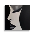 Obraz-na-szkle-kwadrat-minimalistyczny-portret-kobiety_web.webp