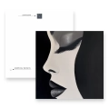 Obraz-na-szkle-kwadrat-wieszak-minimalistyczny-portret-kobiety_web — kopia.webp
