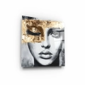 Obraz-na-szkle-kwadrat-bok-kobiece-spojrzenie-artystyczny-portret-kobiety_web.webp