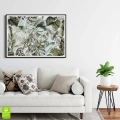 Plakat-poziom-rama-czarna-wnetrze-nowoczesny-botaniczny-wzor-z-lisci-i-kwiatow-w-zgaszonej-zieleni_web.webp