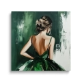 Obraz-na-szkle-kwadrat-kobieta-szmaragdowa-suknia_web.webp