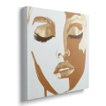 Obraz-na-plotnie-kwadrat-bok-zloty-makijaz-portret-twarzy_web.webp