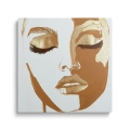 Obraz-na-plotnie-kwadrat-zloty-makijaz-portret-twarzy_web.webp