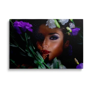 Obraz na szkle Kobieta w kwiatach