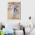 plakat-w-ramie-koloru-drewna-do-sypialni-i-salonu-dancer-edgar-degas.webp