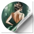 fototapeta-kolo-kobieta-zielona-suknia-butelkowa-zielen-glamour-salon-sypialnia-wymiary_web.webp