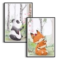 czarna-panda-w-brzozowym-lesie-przytulone-liski_web.webp