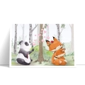 plakat-bok-panda-i-przytulone-liski-w-brzozowym-lesie-pokoj-dziecka_web.webp
