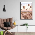 plakat-czarna-wnetrze-balony-w-gorach-boho_web.webp