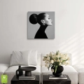 portret-kobiety-czarno-biala-plotno-kwadrat-wnetrze_web.webp
