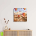 balony-nad-gorami-pomarancz-bez-plotno-kwadrat-wnetrze_web.webp