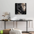 portret-kobiety-czarno-zloty-glamour-plotno-kwadrat-wnetrze_web.webp