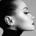 plakat-fragment-kobieta-portret-kobiety-profil_web.webp