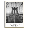 plakat-zlota-brooklyn-bridge-czarno-bialy-obraz-mostu_web.webp