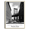 plakat-zlota-manhattan-bridge-czarno-bialy-obraz-na-sciane-z-samochodami_web.webp